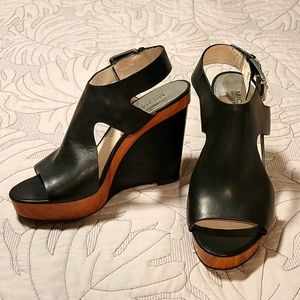 MICHAEL KORS black wedges